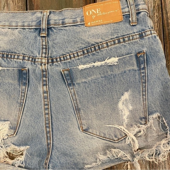 One Teaspoon Sz 5 (27) Denim Shorts Hawks High Rise Destroyed Ripped Butt - Picture 4 of 12